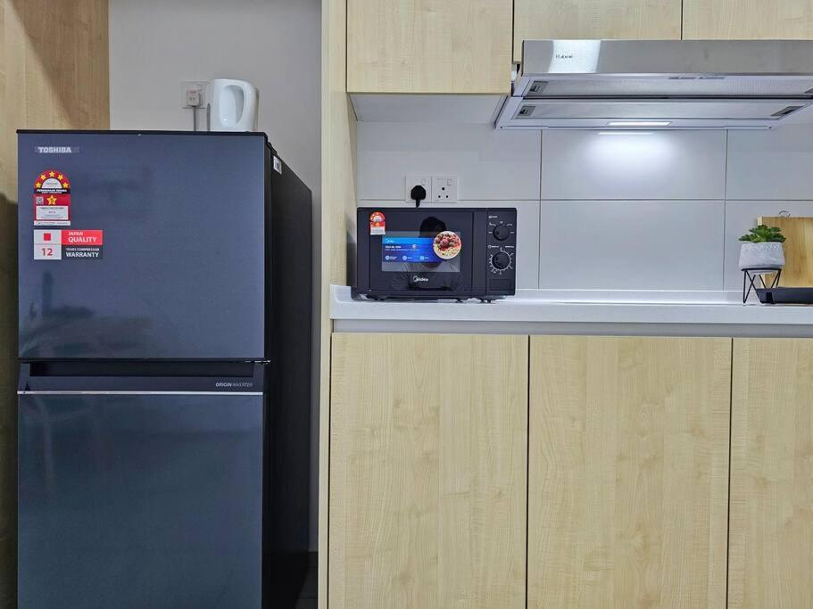 Klang Big Group 10pxs Bayuemas The Tresor Netflix Apartment *