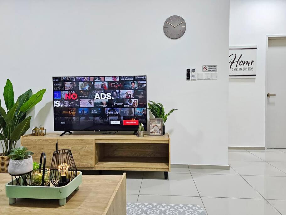 Klang Big Group 10pxs Bayuemas The Tresor Netflix Apartment *