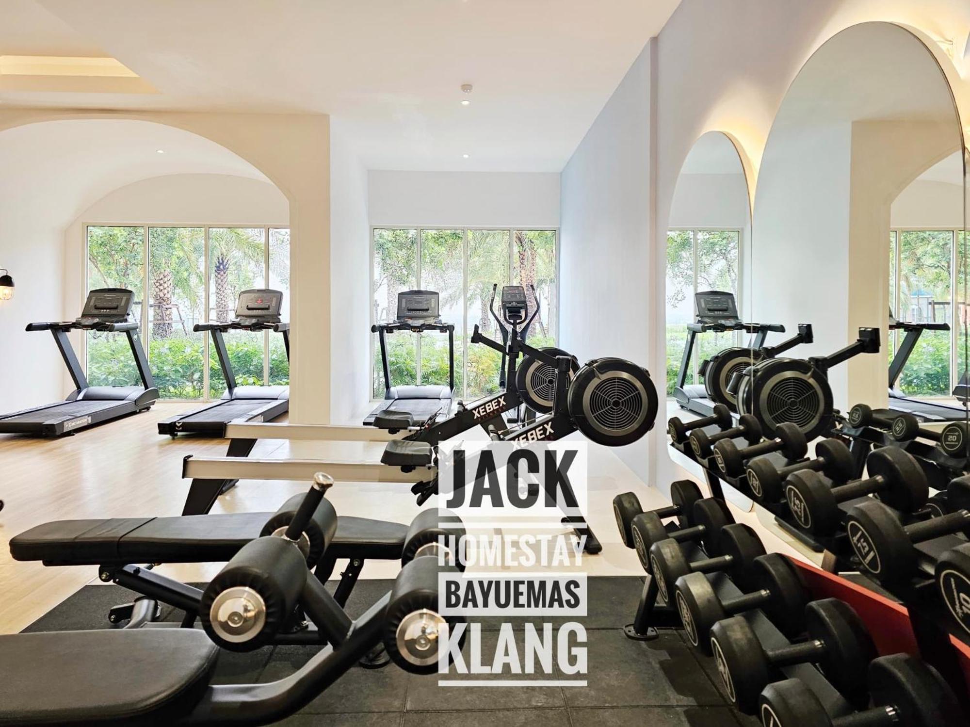 Klang Big Group 10pxs Bayuemas The Tresor Netflix Apartment